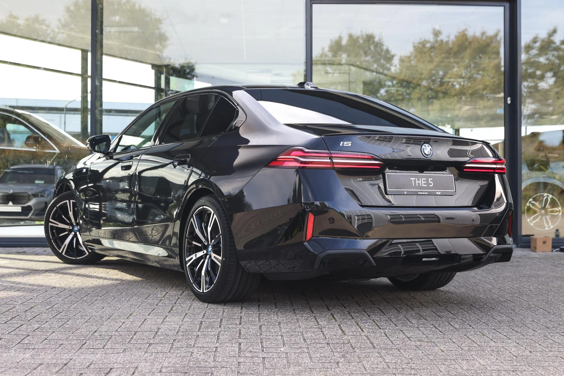 Hoofdafbeelding BMW i5