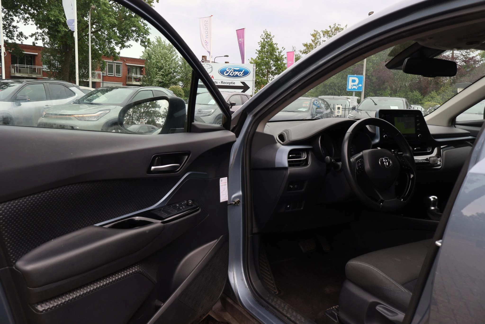 Hoofdafbeelding Toyota C-HR