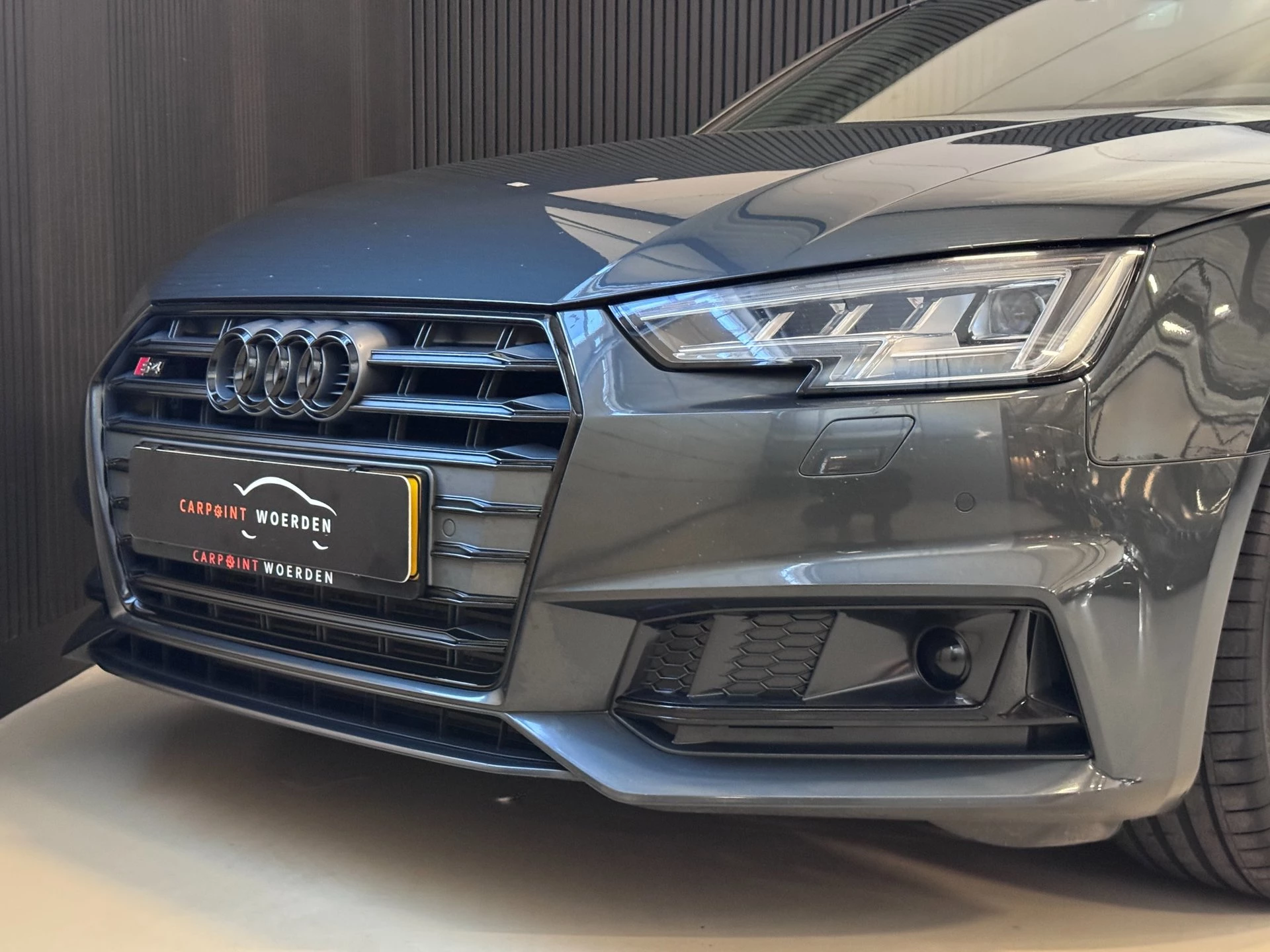 Hoofdafbeelding Audi S4