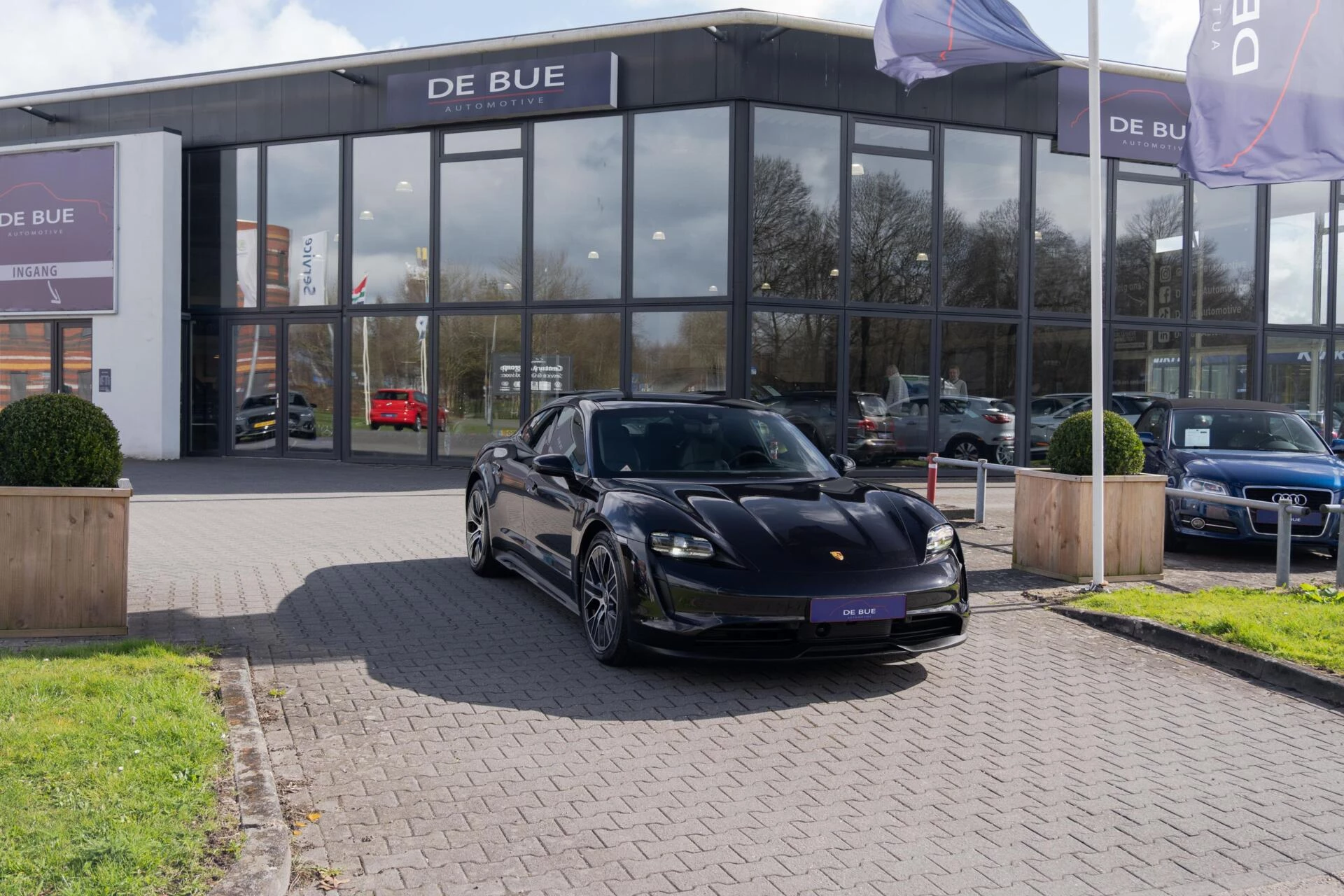 Hoofdafbeelding Porsche Taycan