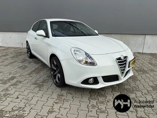 Alfa Romeo Giulietta 1.4 T Distinctive Lusso Automaat NAVI NWE APK
