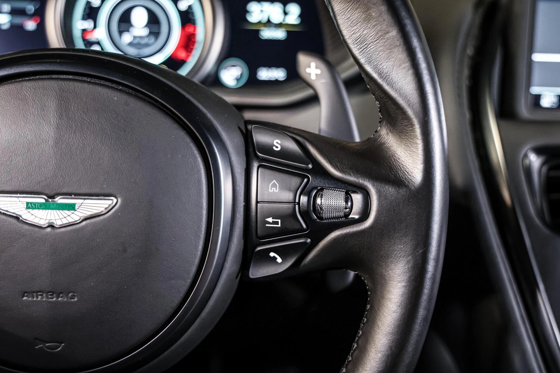 Hoofdafbeelding Aston Martin DB11