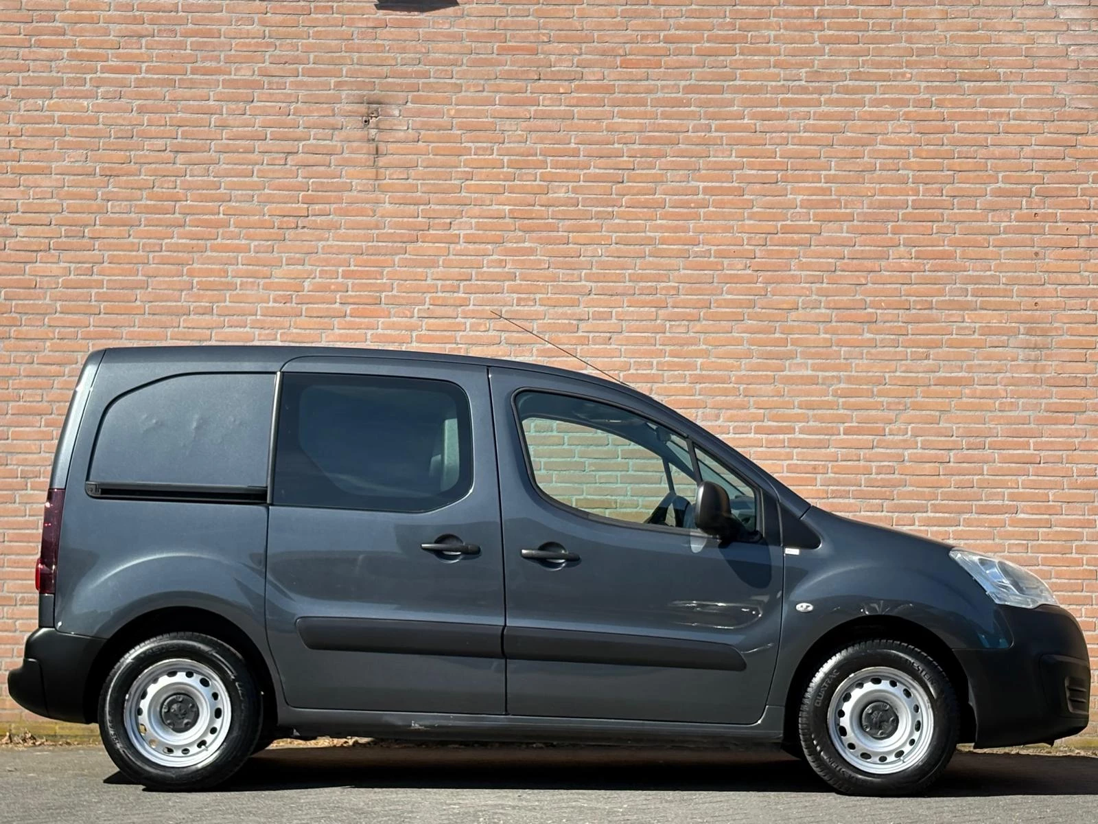 Hoofdafbeelding Peugeot Partner