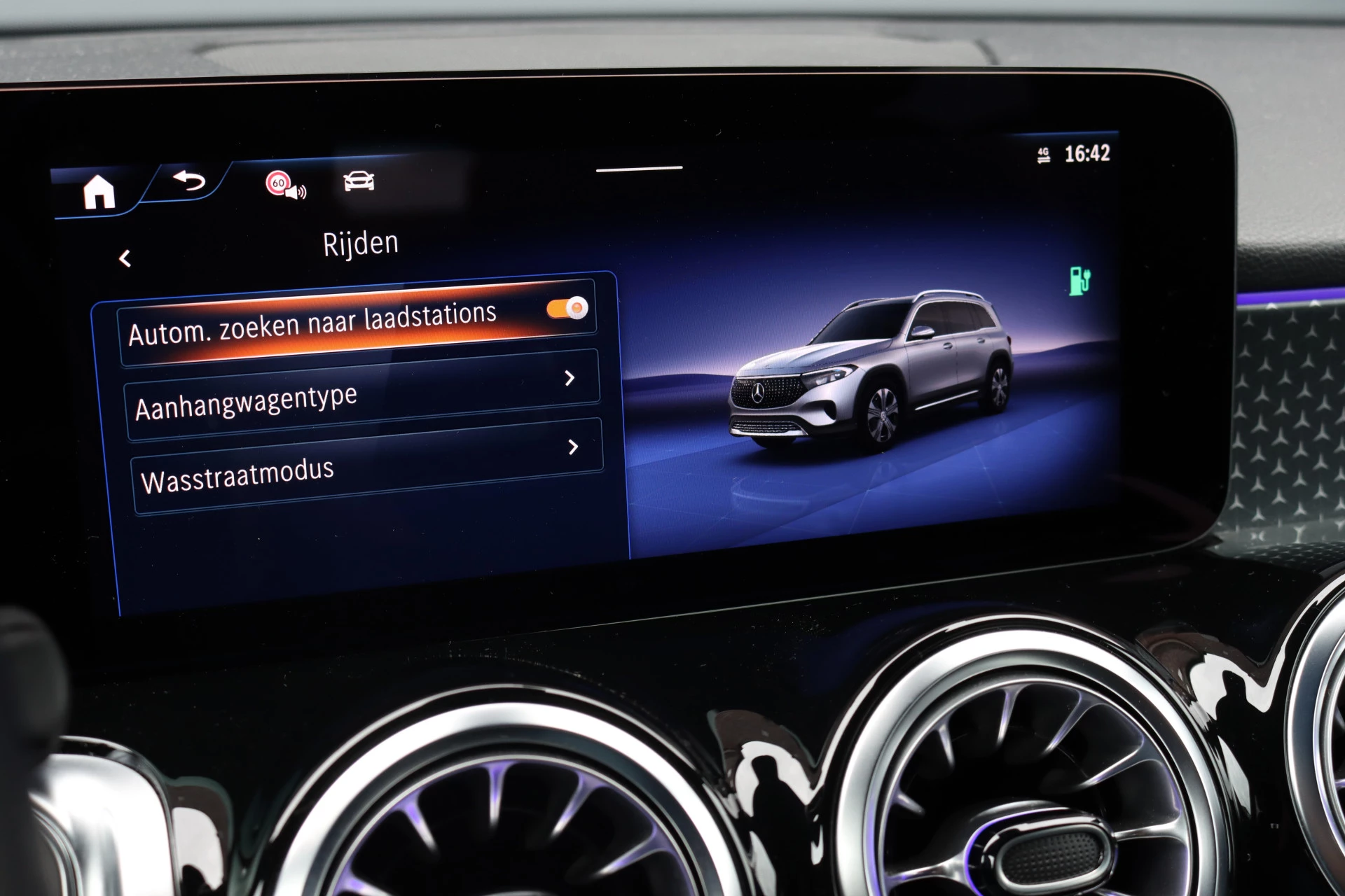 Hoofdafbeelding Mercedes-Benz EQB