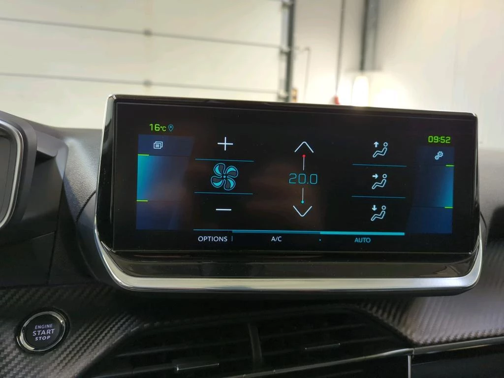 Hoofdafbeelding Peugeot e-2008