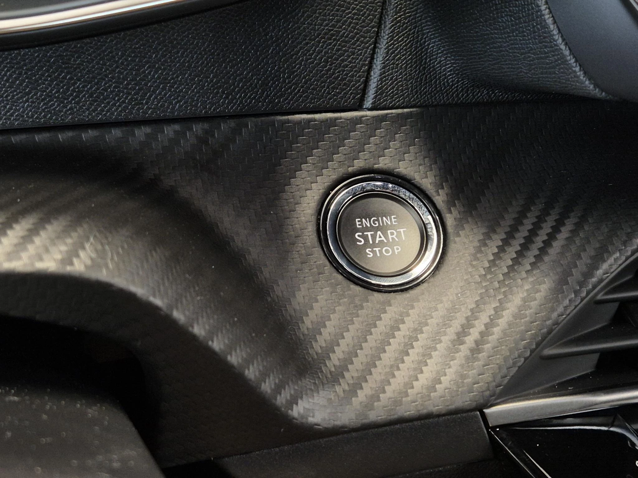 Hoofdafbeelding Peugeot e-2008