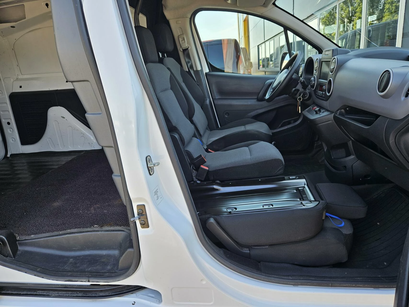 Hoofdafbeelding Peugeot Partner