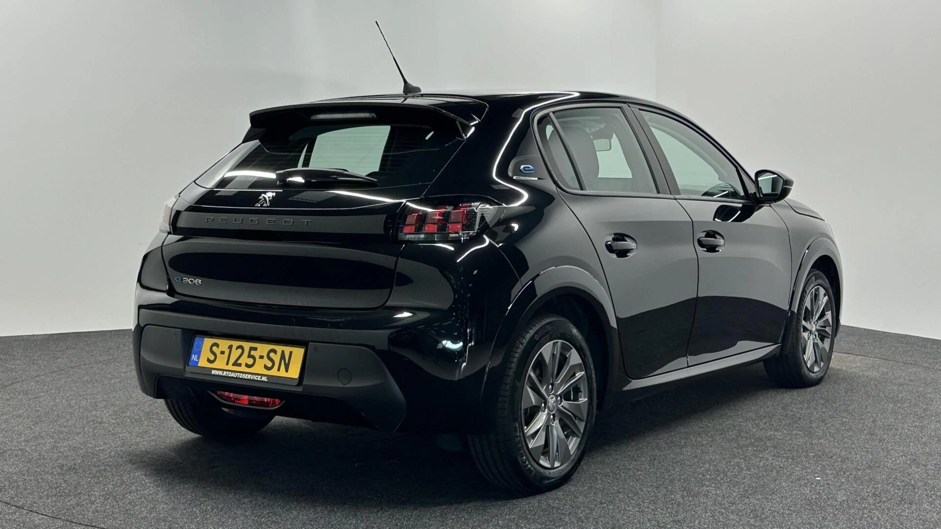 Hoofdafbeelding Peugeot e-208