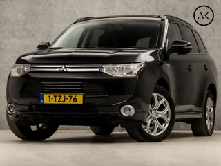 Mitsubishi Outlander 2.0 PHEV Deluxe 203Pk Automaat (SCHUIFDAK, NAVIGATIE, CAMERA, STOELVERWARMING, LEDEREN SPORTSTOELEN, XENON, GETINT GLAS, CRUISE, PARKEERSENSOREN, NIEUWE APK, NIEUWSTAAT)
