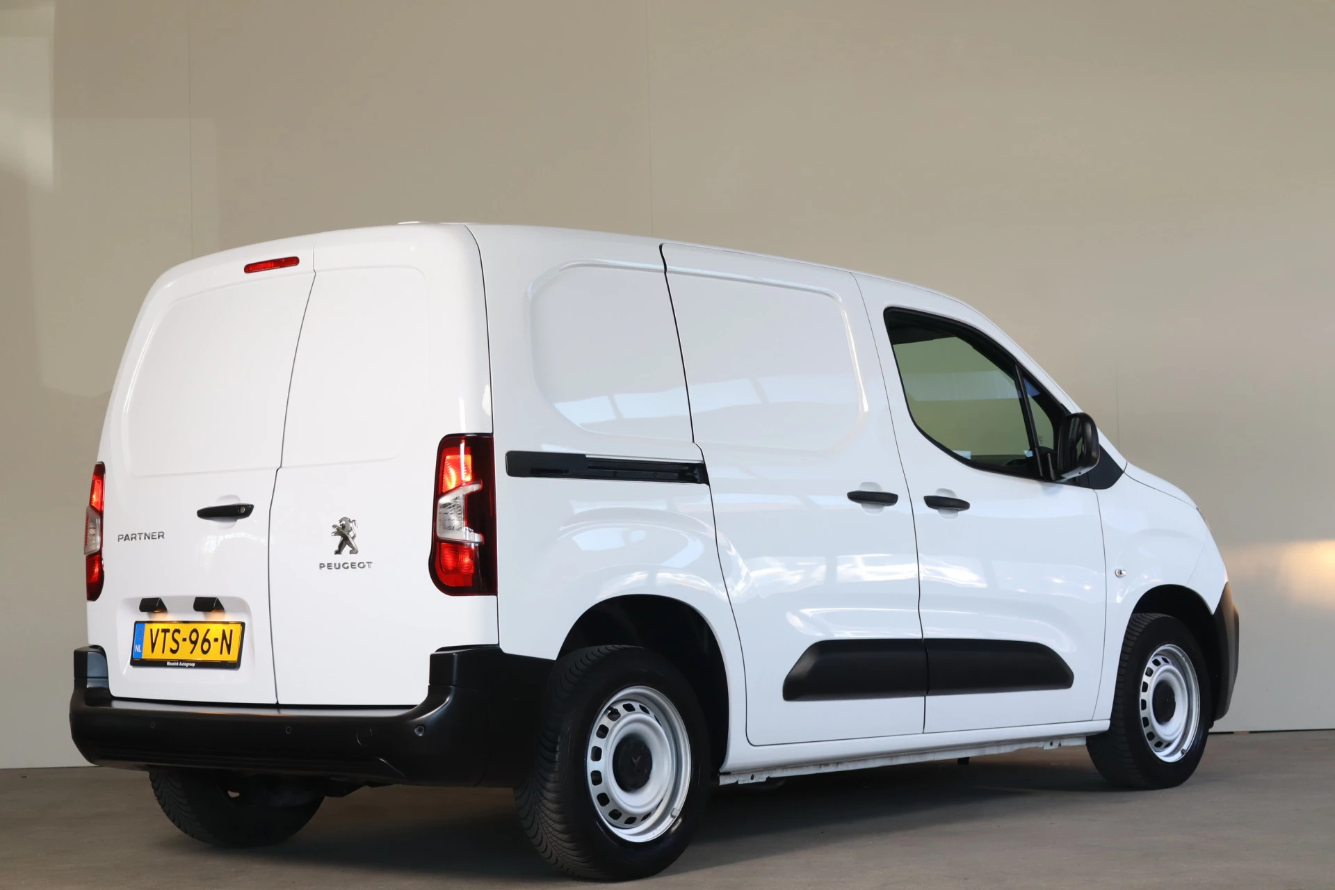 Hoofdafbeelding Peugeot Partner