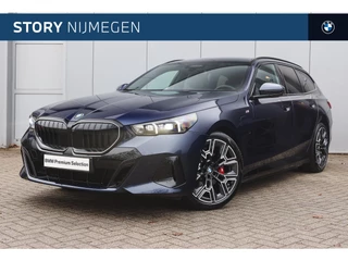 BMW 5 Serie Touring 530e M Sport Automaat / Panoramadak / Trekhaak / Stoelventilatie / Stuurverwarming / Adaptieve LED / Parking Assistant Plus / Driving Assistant Professional / Harman-Kardon