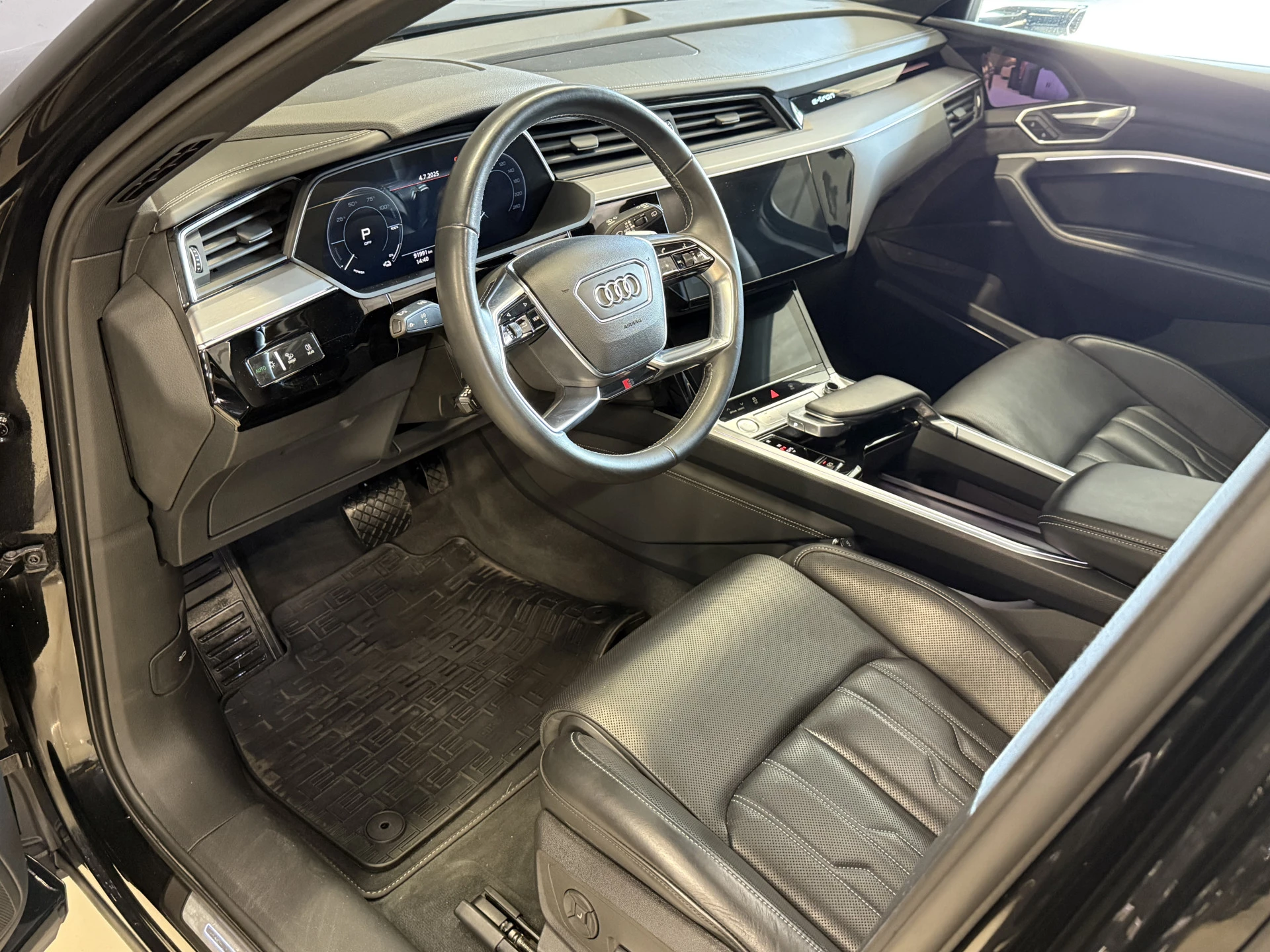 Hoofdafbeelding Audi e-tron