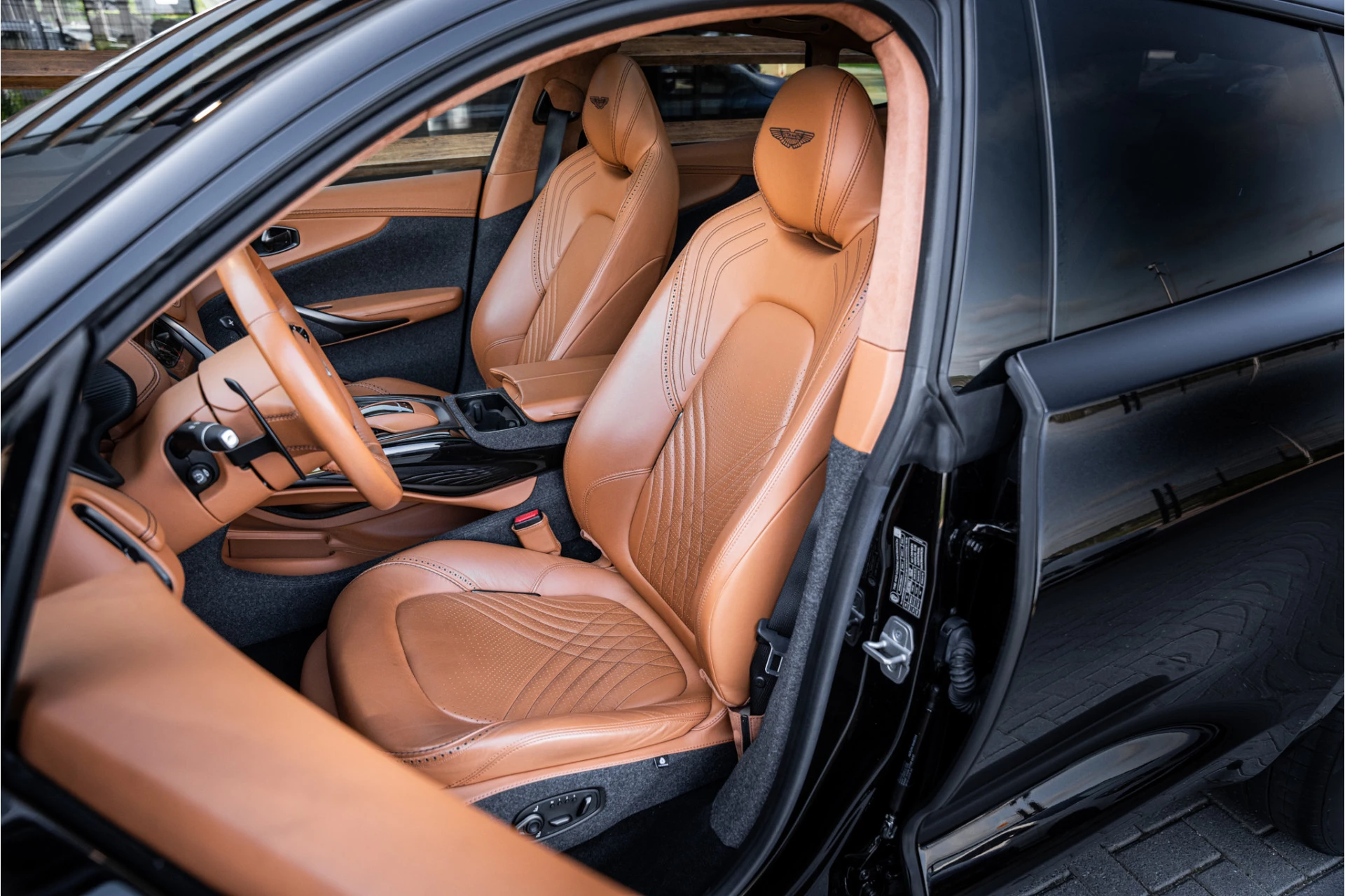 Hoofdafbeelding Aston Martin DBX
