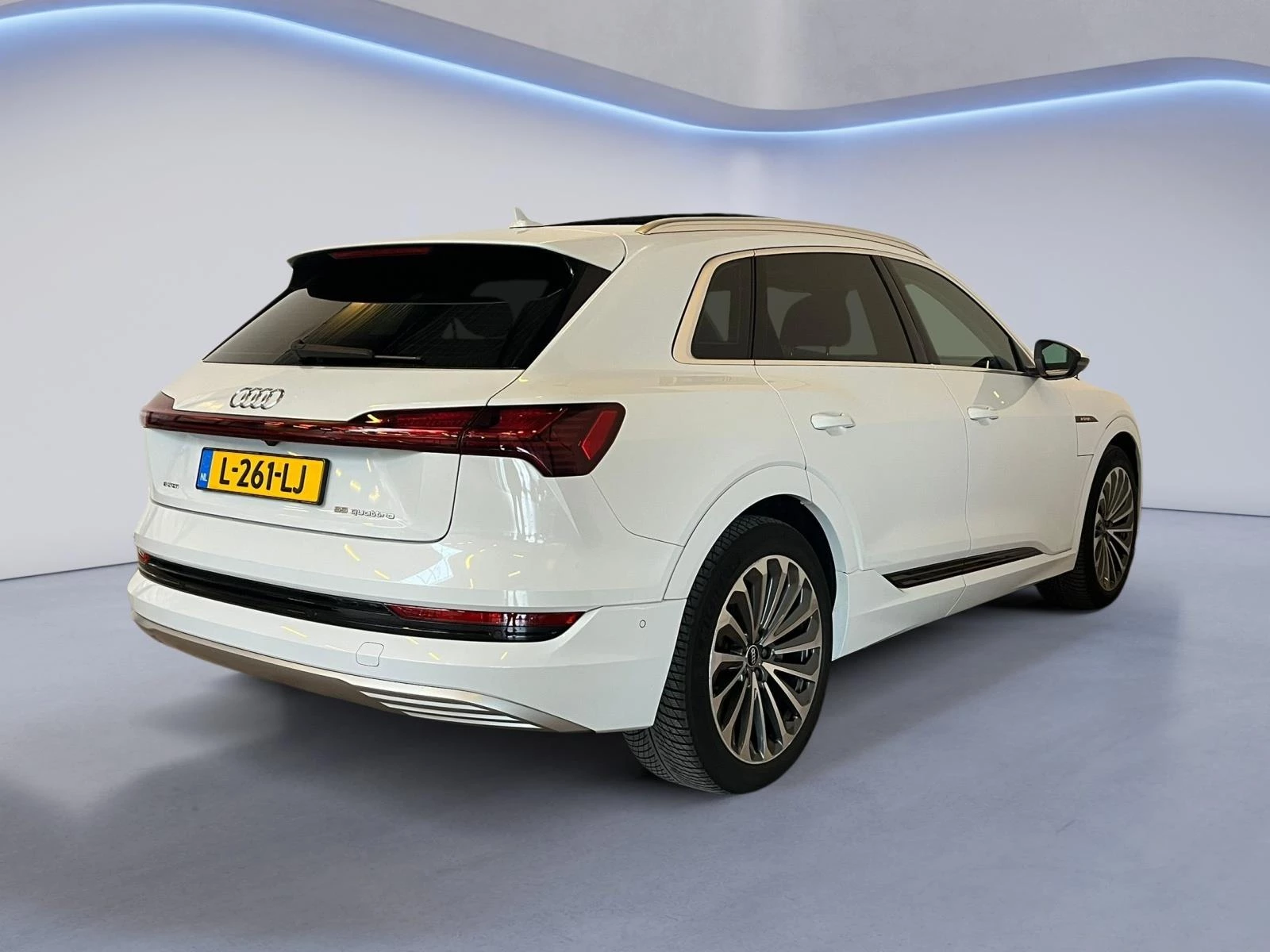 Hoofdafbeelding Audi e-tron