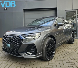 Audi Q3 Sportback 35 TFSI S-Line S-TRONIC BLACK EDITION PANO