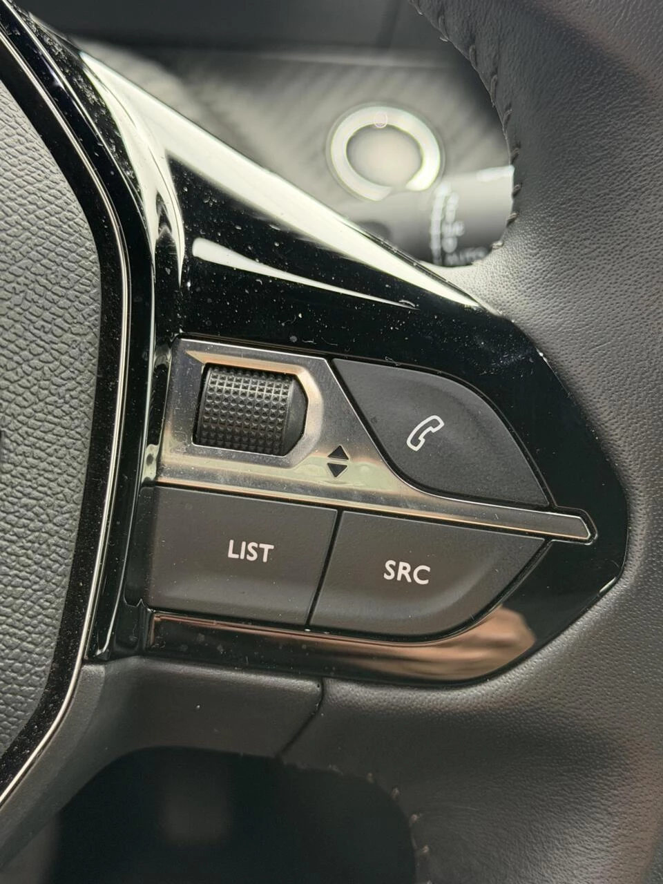 Hoofdafbeelding Peugeot e-2008