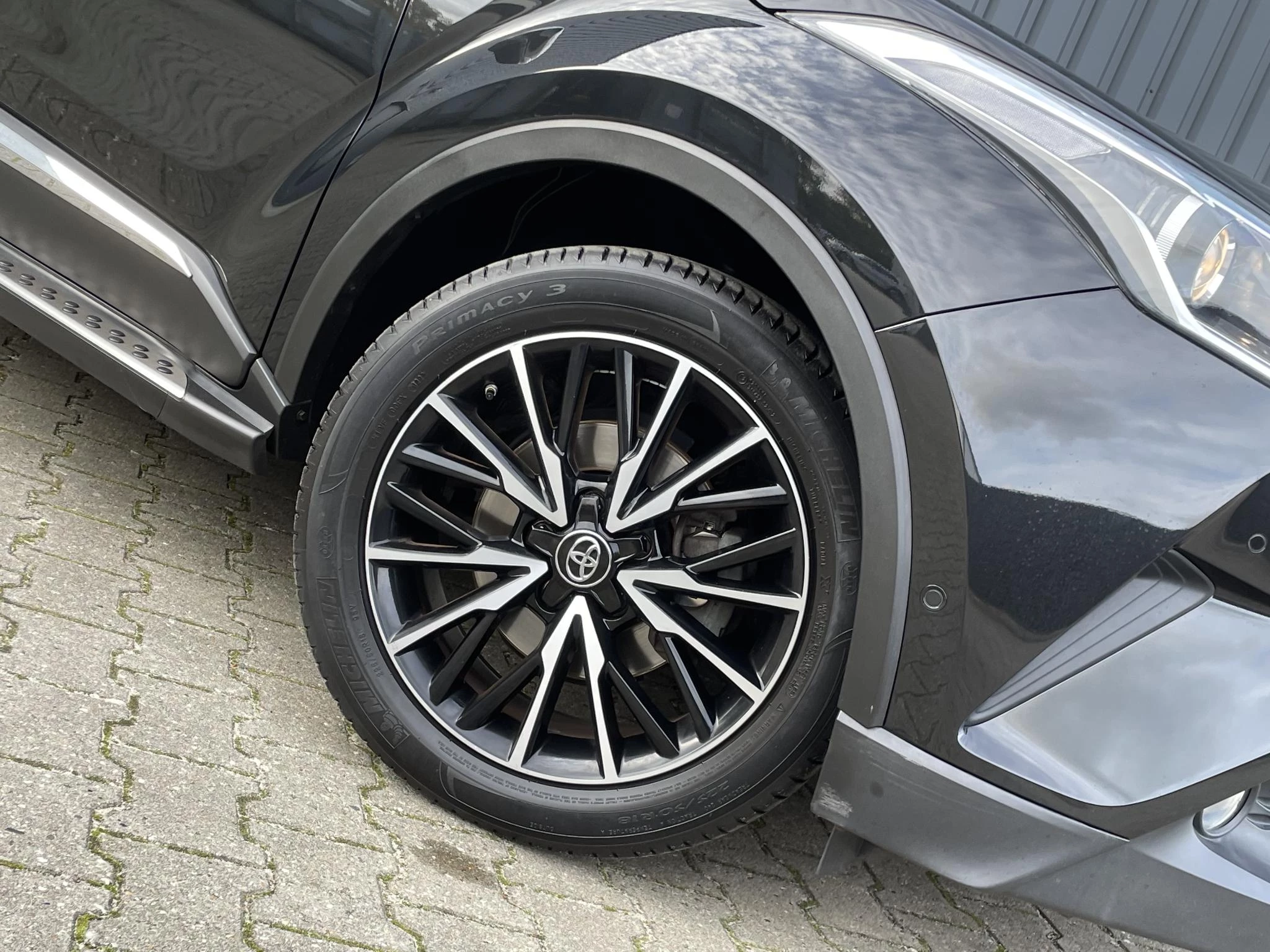 Hoofdafbeelding Toyota C-HR