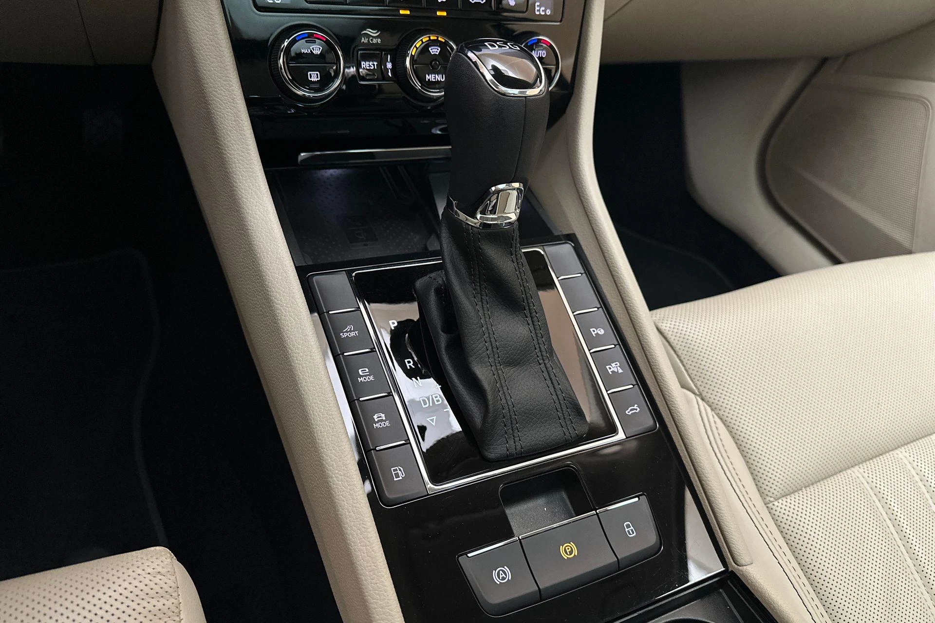 Hoofdafbeelding Škoda Superb