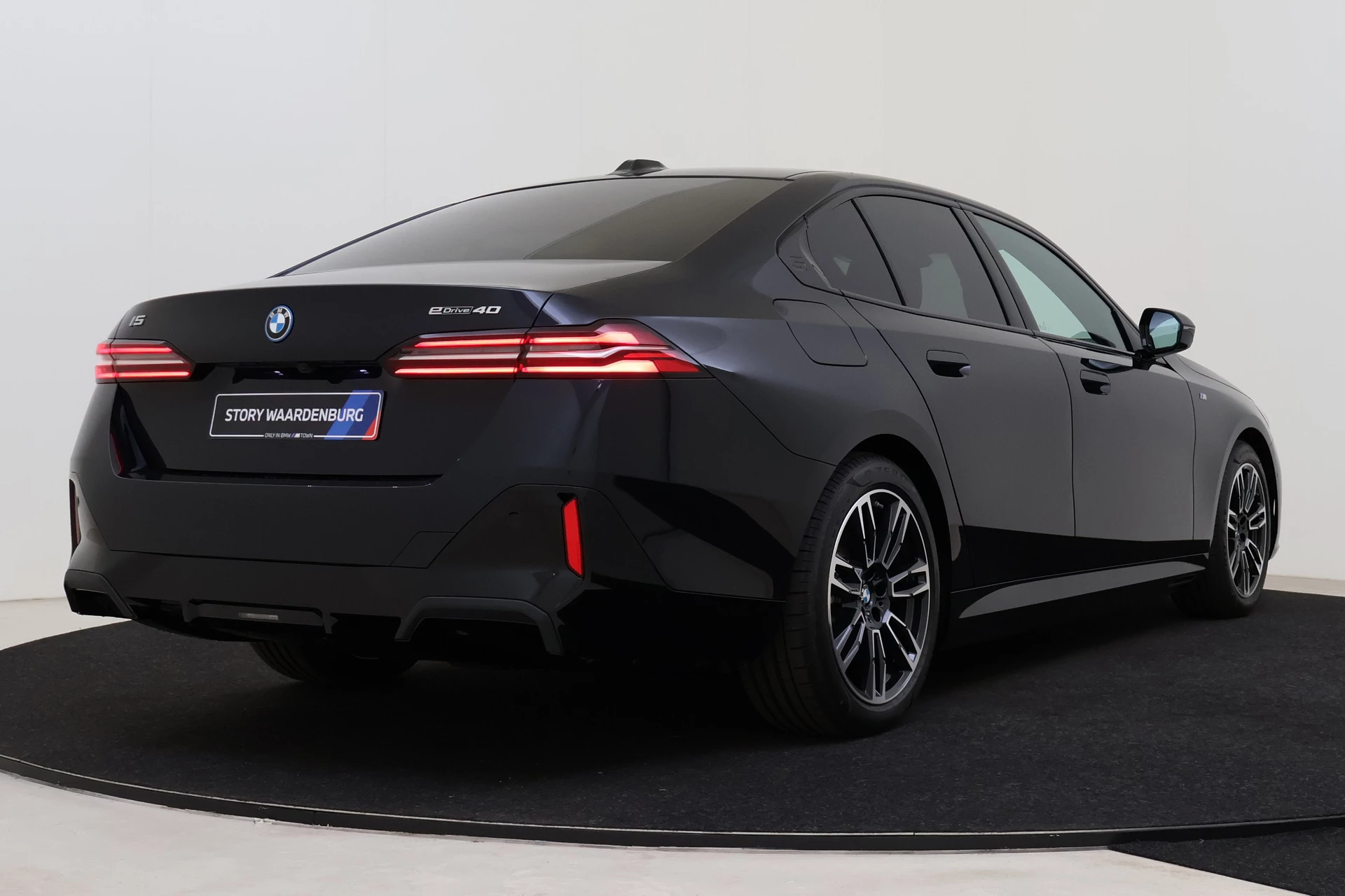 Hoofdafbeelding BMW i5