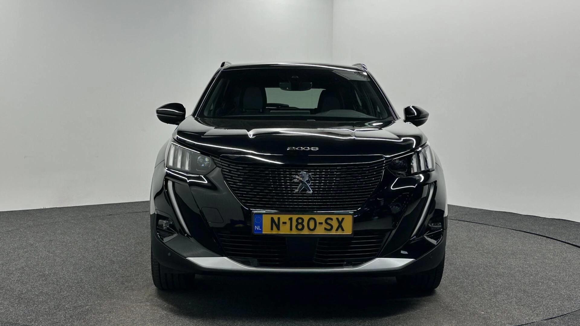 Hoofdafbeelding Peugeot e-2008