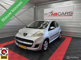 Peugeot 107 1.0-12V Black & Silver