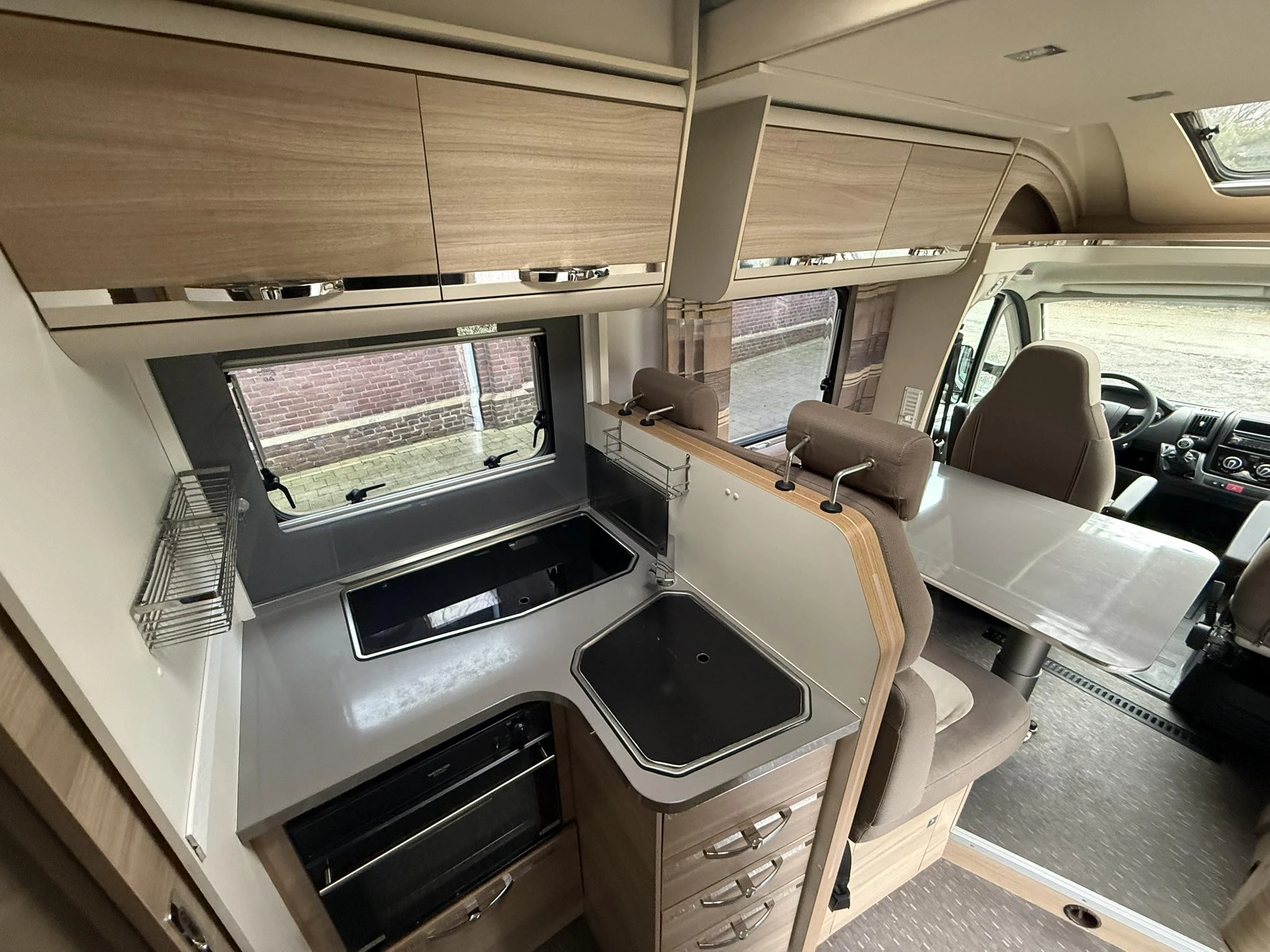 Hoofdafbeelding Adria Matrix m 670 sc