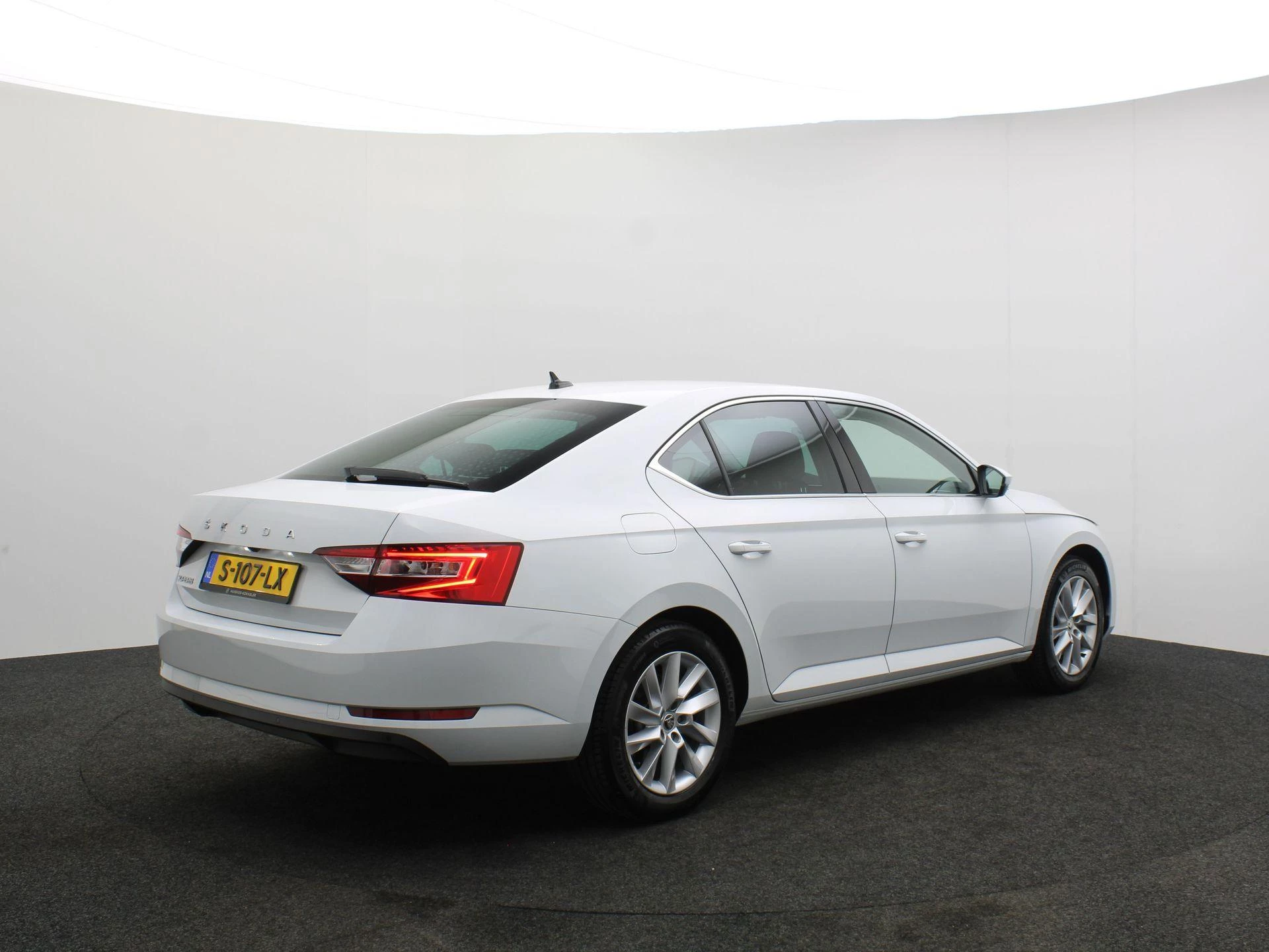 Hoofdafbeelding Škoda Superb