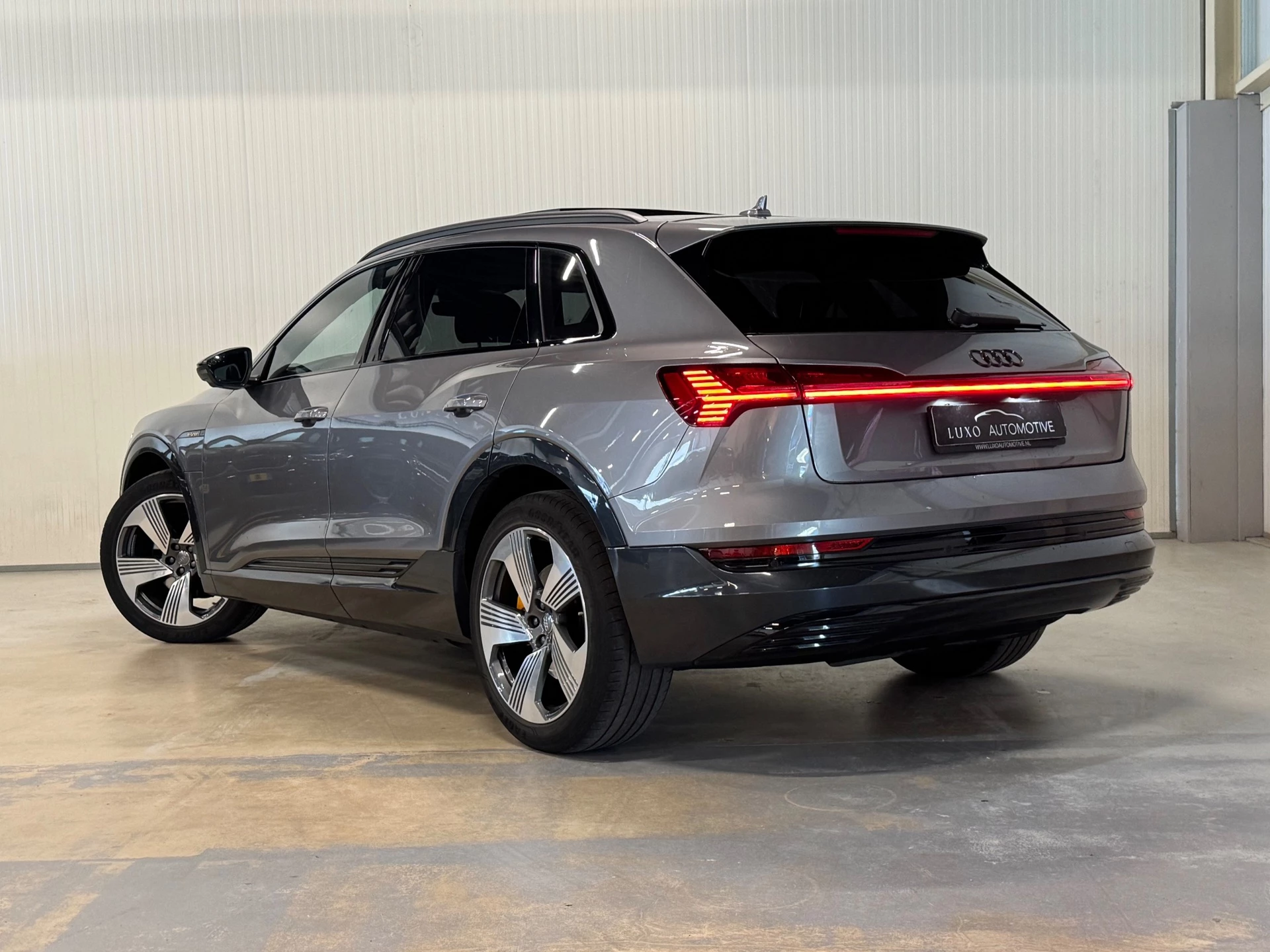 Hoofdafbeelding Audi e-tron