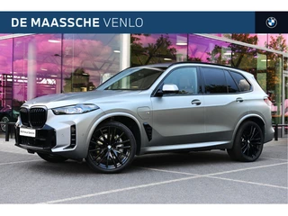 BMW X5 xDrive50e M Sport Automaat / Trekhaak / Panoramadak / Comfortstoelen / Comfort Access / Soft-Close / Adaptieve LED / Harman Kardon / Parking Assistant Professional