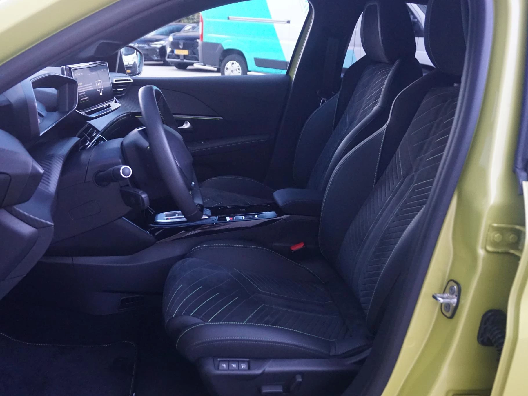 Hoofdafbeelding Peugeot e-208