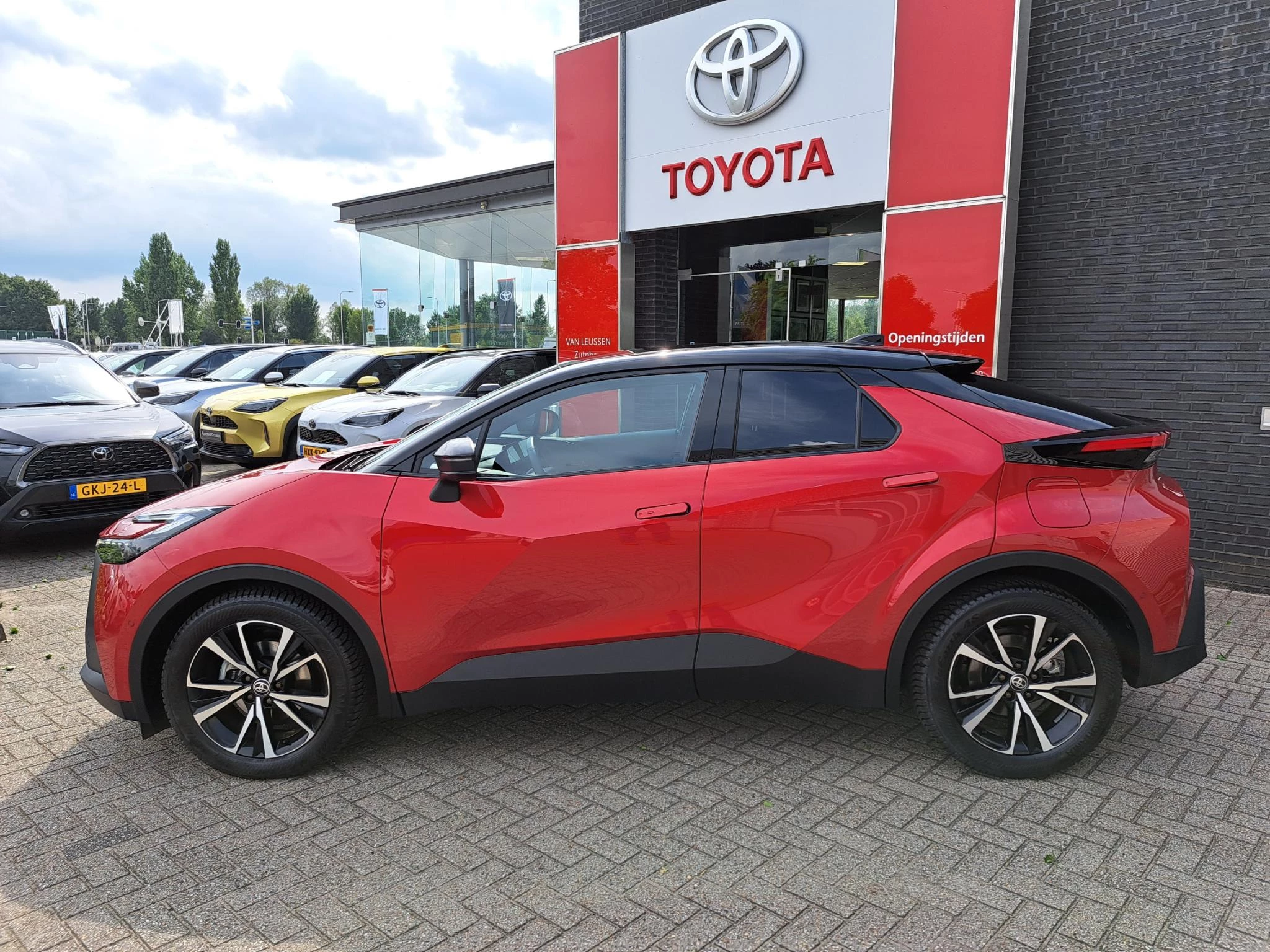 Hoofdafbeelding Toyota C-HR
