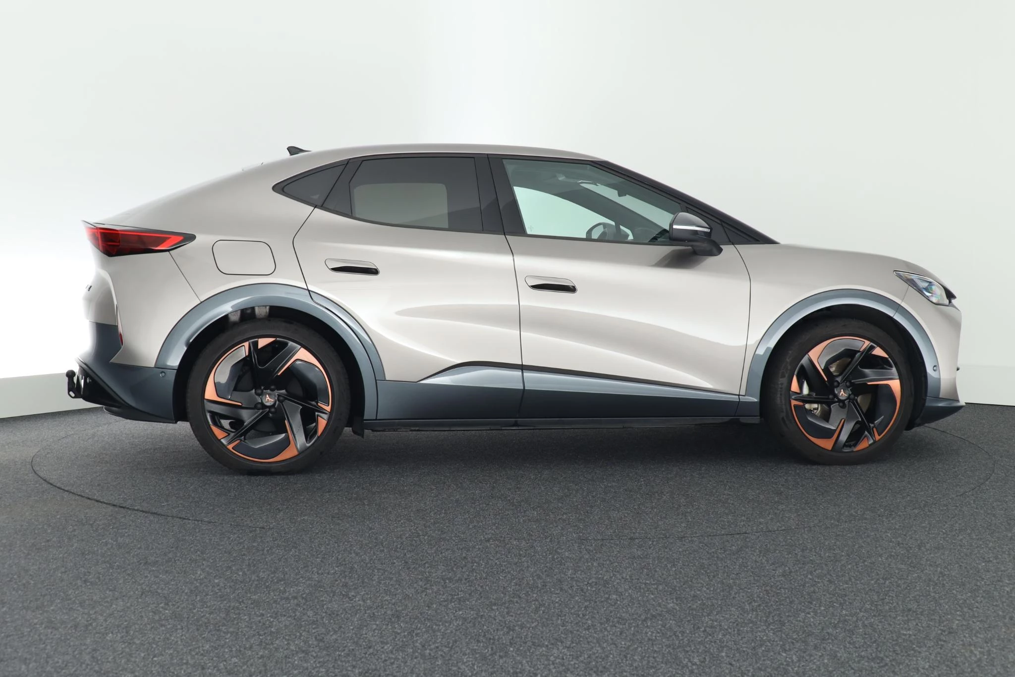 Hoofdafbeelding CUPRA Tavascan