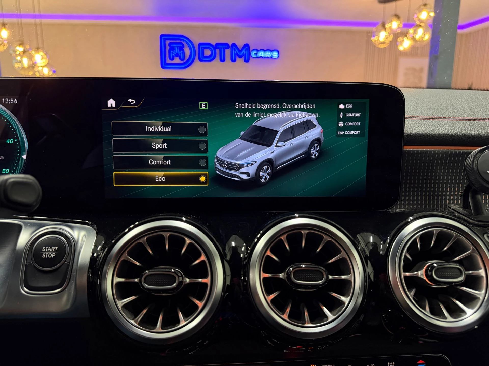 Hoofdafbeelding Mercedes-Benz EQB
