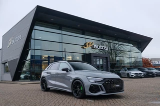 Hoofdafbeelding Audi RS3 Audi RS3 Sportback 2.5 TFSI 400PK Quattro Hulk Panoramadak *BTW* Keramisch VOL! Massage B&O audio RS Dynamic