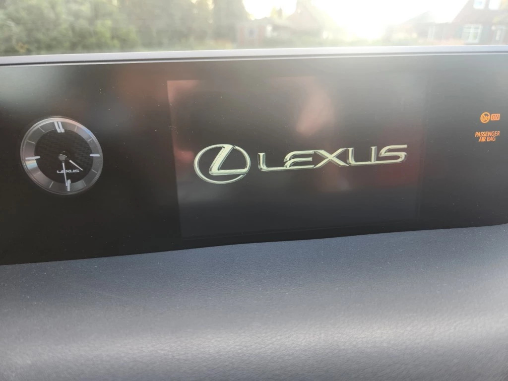Hoofdafbeelding Lexus UX