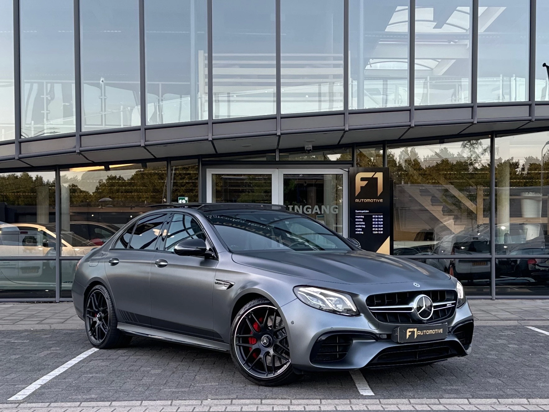 Hoofdafbeelding Mercedes-Benz E-Klasse
