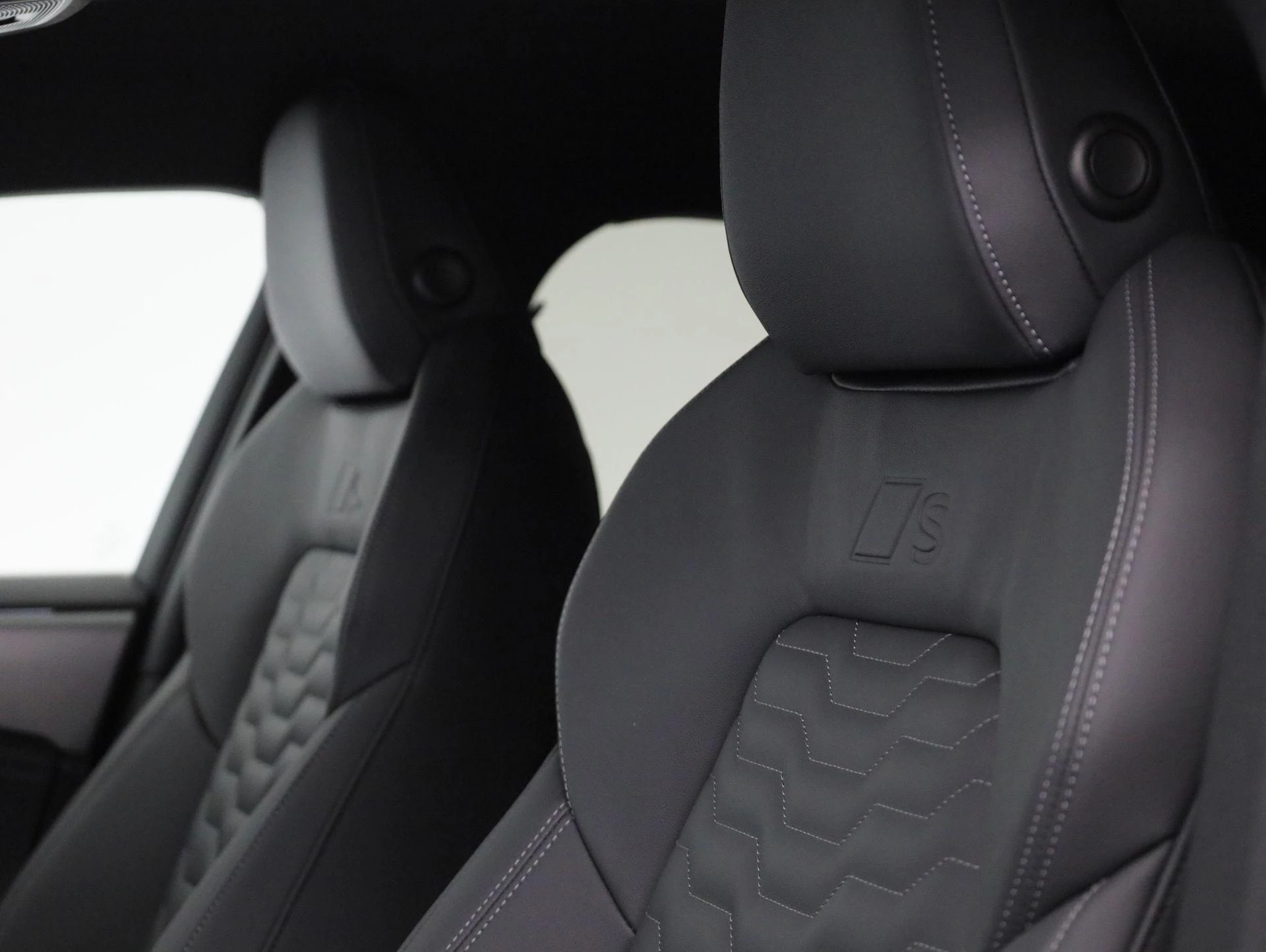Hoofdafbeelding Audi A6 Avant e-tron