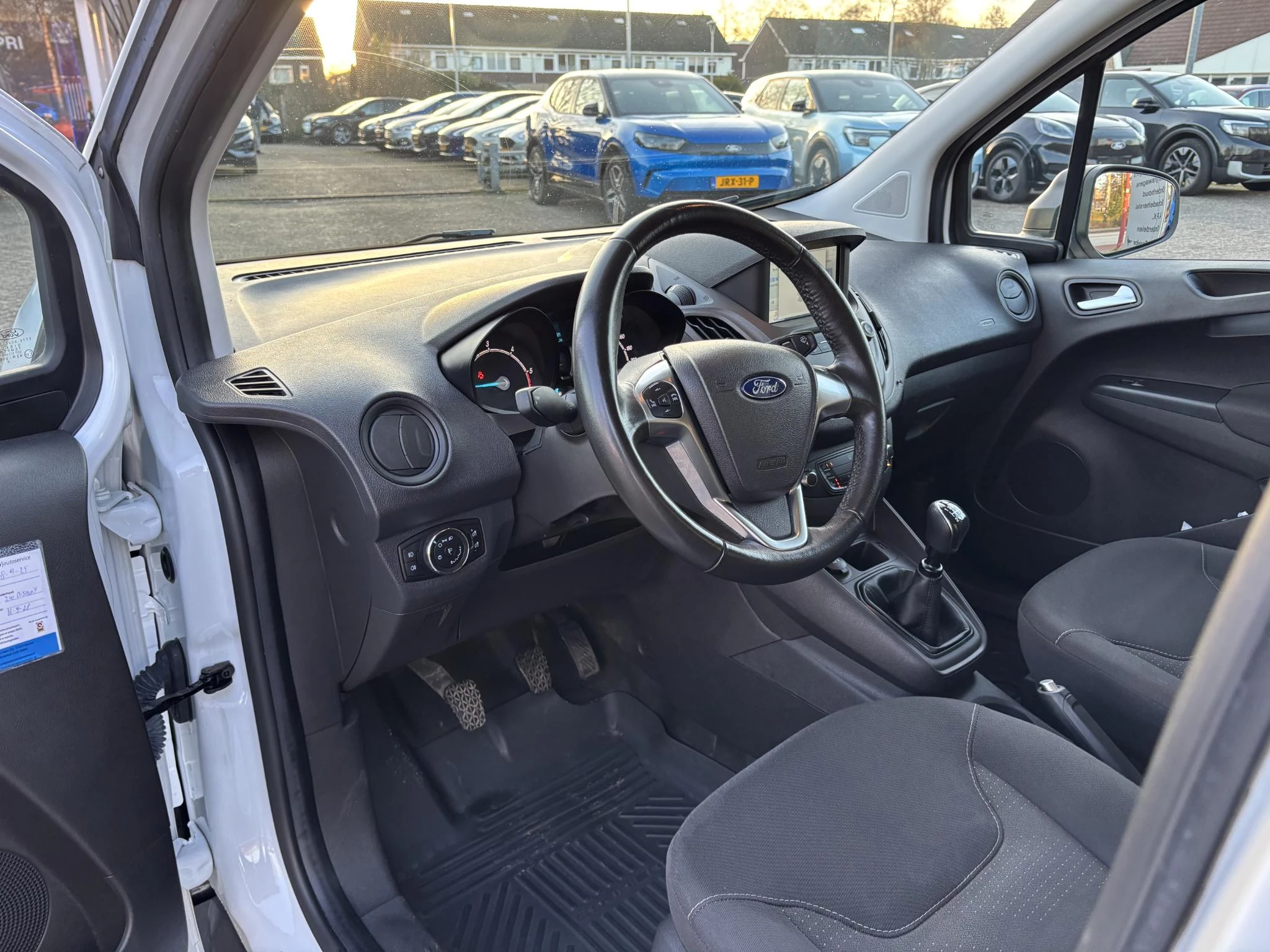 Hoofdafbeelding Ford Transit Courier