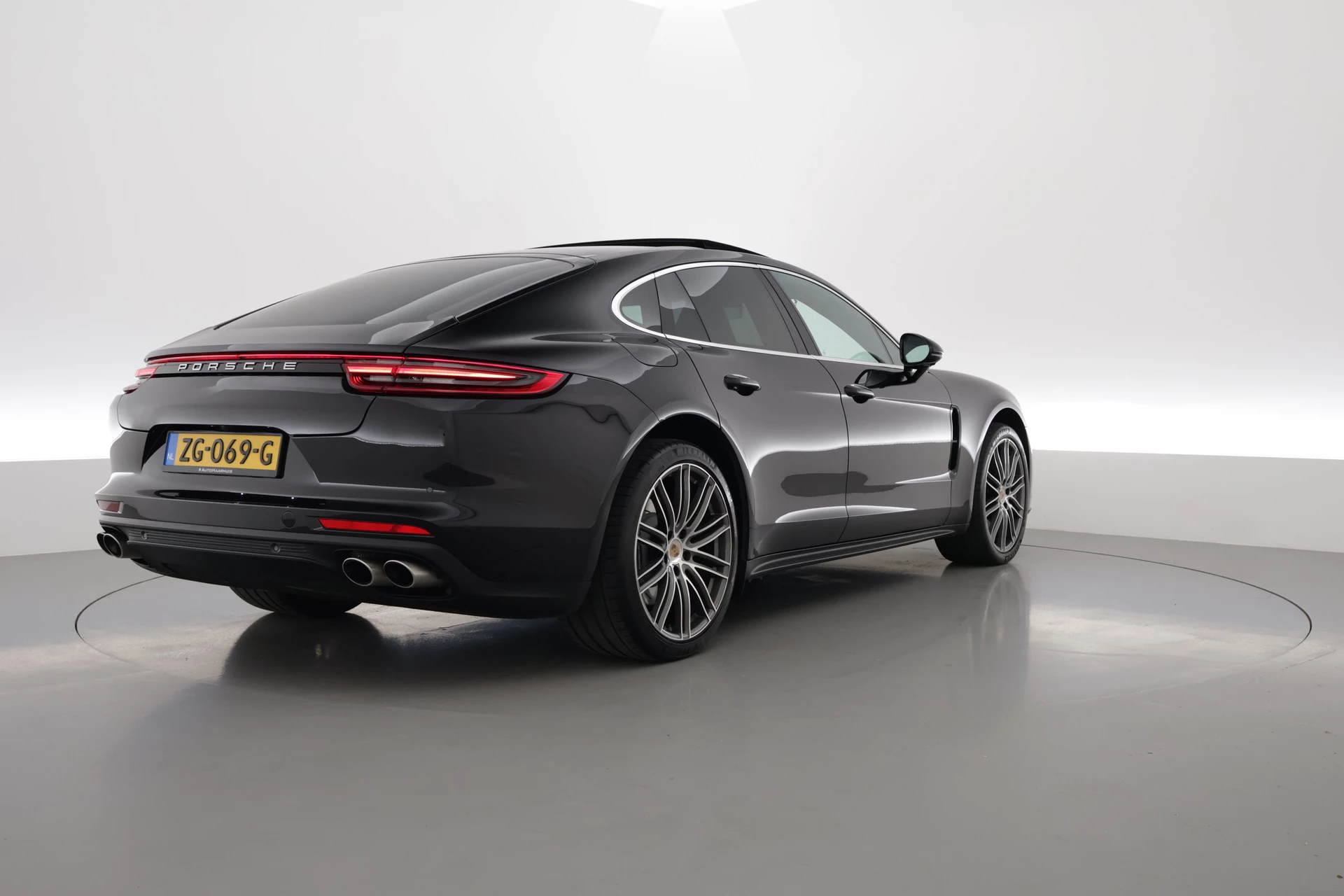 Hoofdafbeelding Porsche Panamera