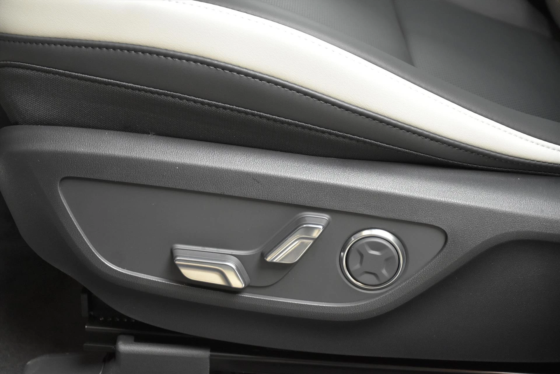 Hoofdafbeelding Kia EV5