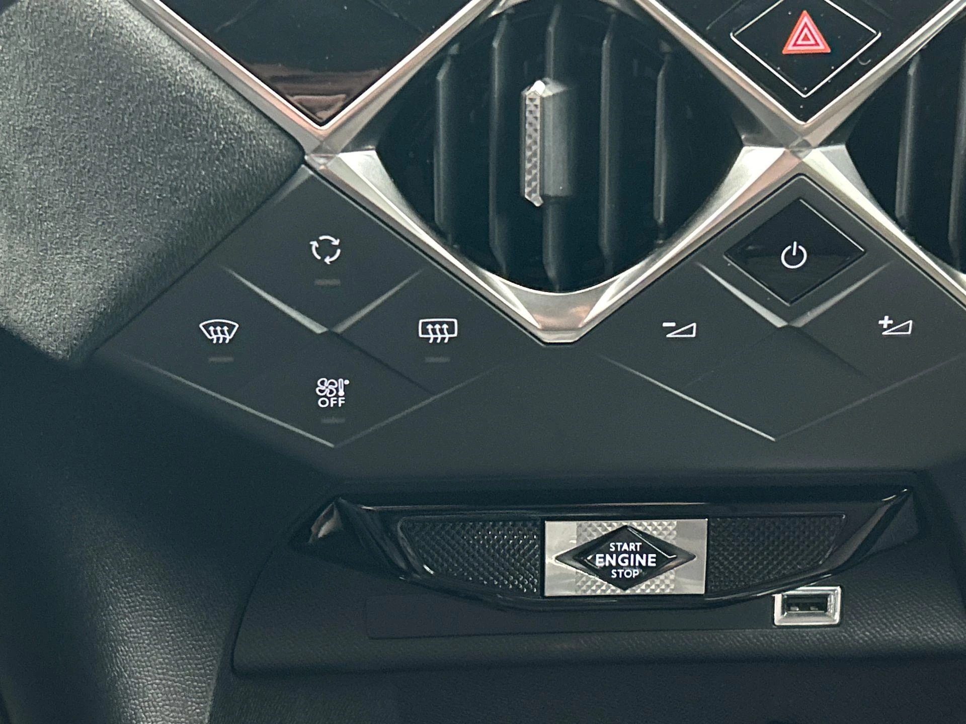 Hoofdafbeelding DS DS 3