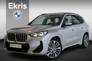 BMW X1 xDrive30e | M Sportpakket | Panorama Dak | Head-Up Display | Voorstoelen Verwarmd