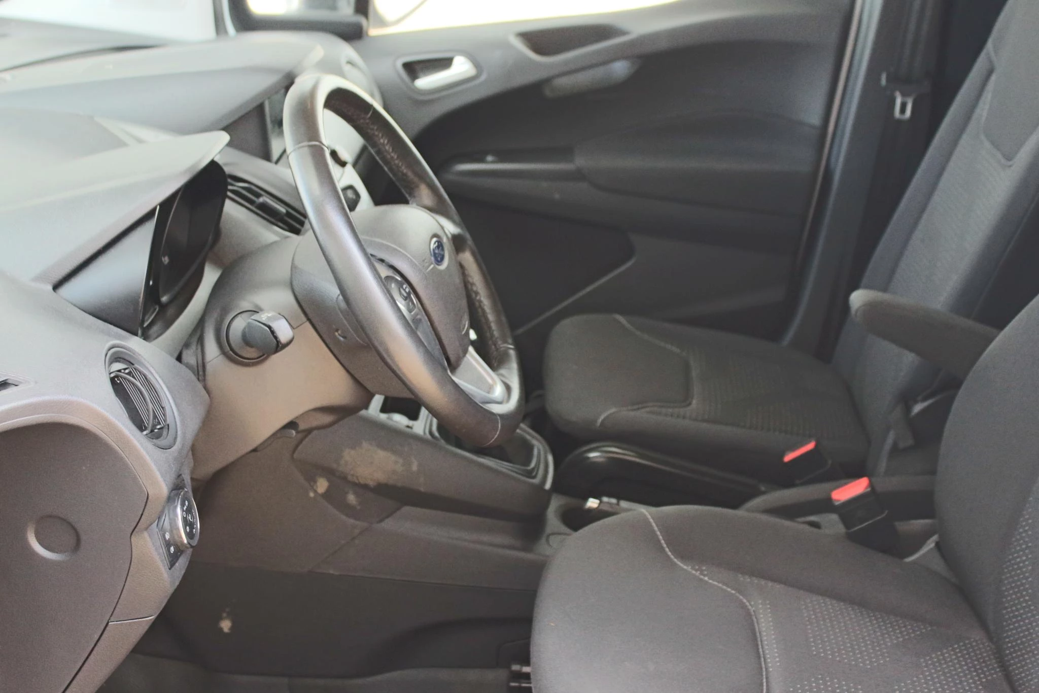 Hoofdafbeelding Ford Transit Courier