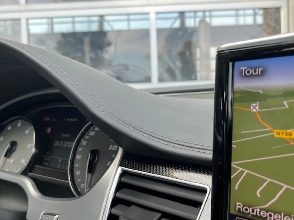 Hoofdafbeelding Audi S8