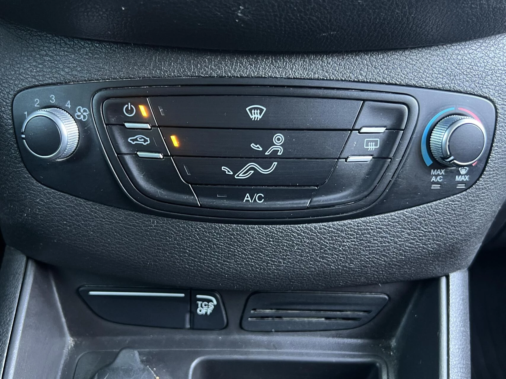 Hoofdafbeelding Ford Transit Courier