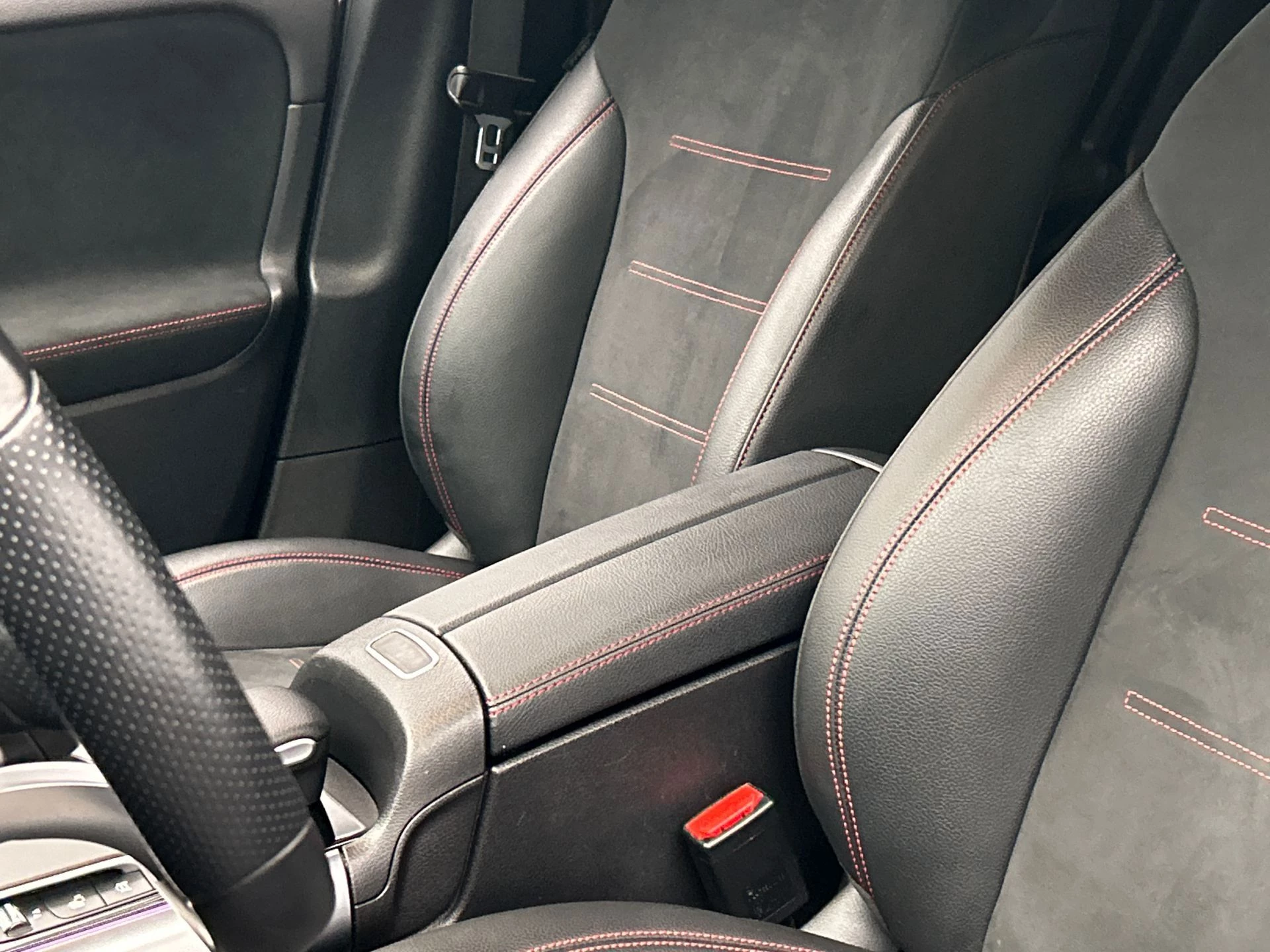 Hoofdafbeelding Mercedes-Benz EQA