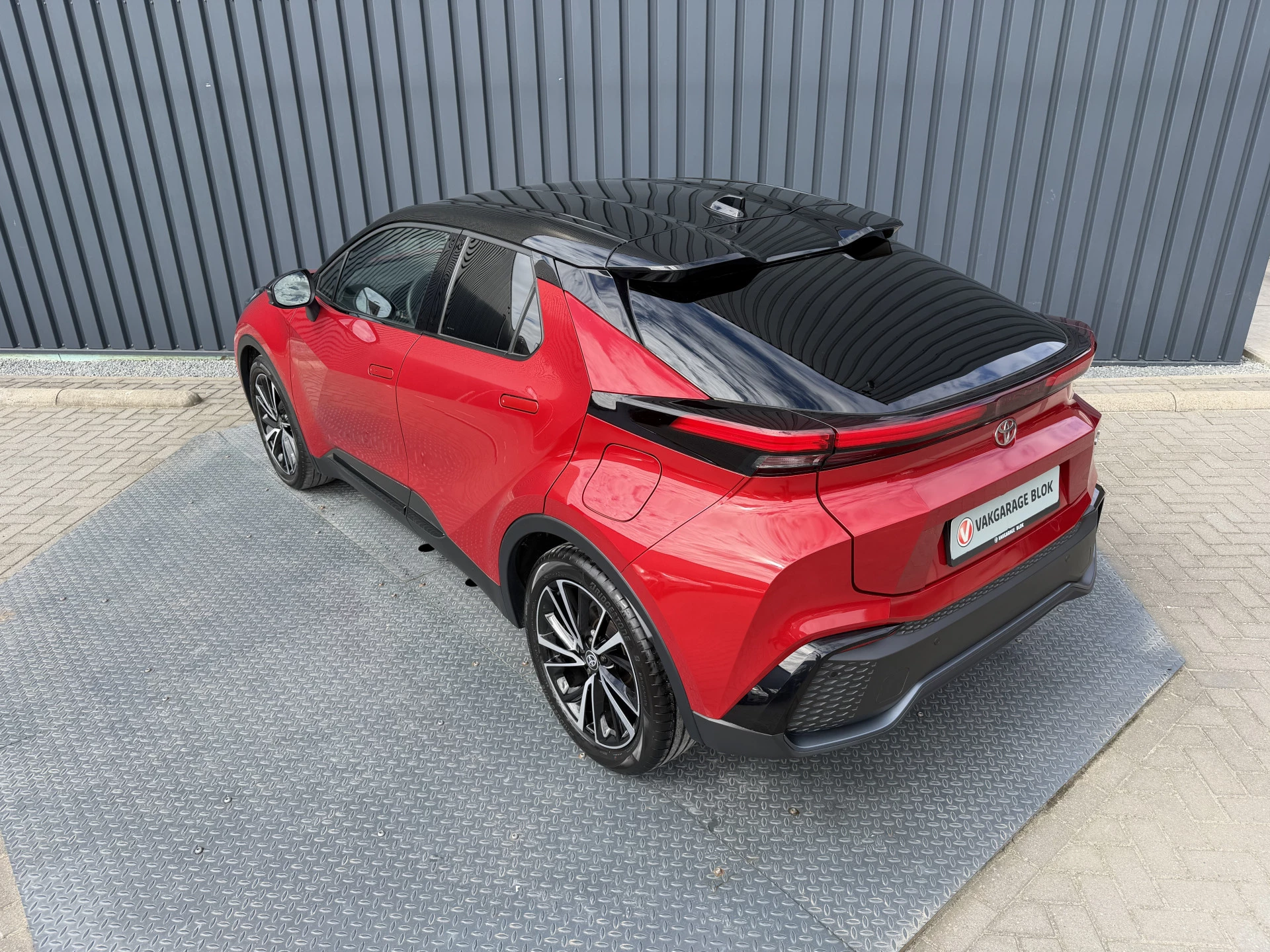 Hoofdafbeelding Toyota C-HR