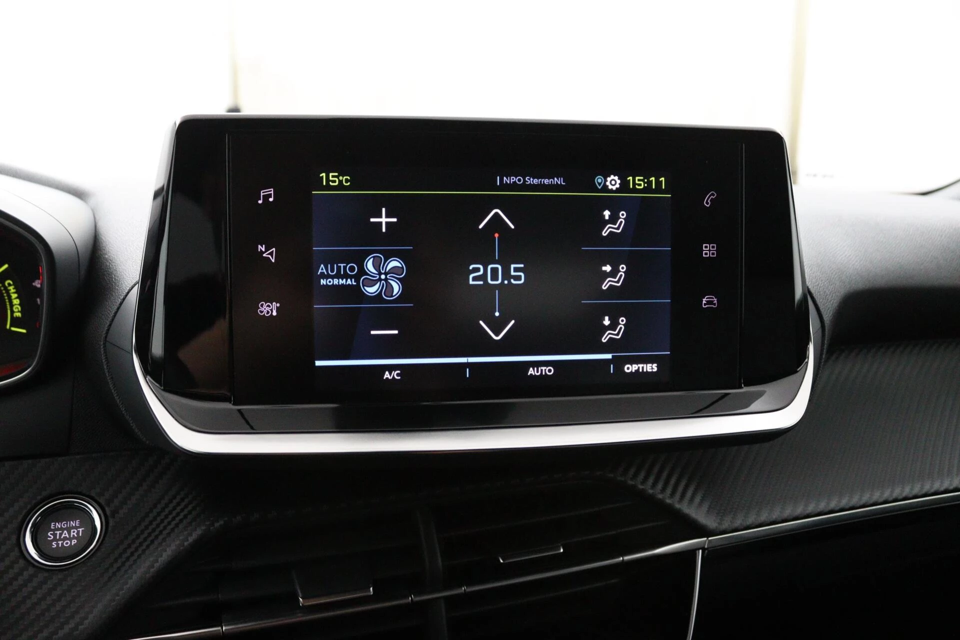 Hoofdafbeelding Peugeot e-2008