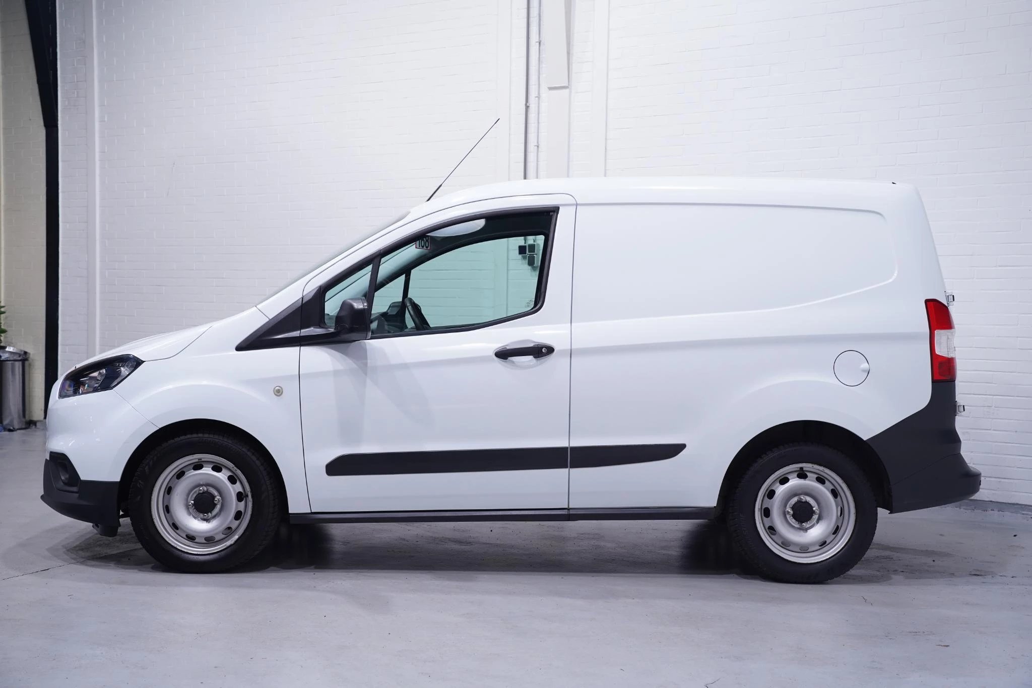 Hoofdafbeelding Ford Transit Courier