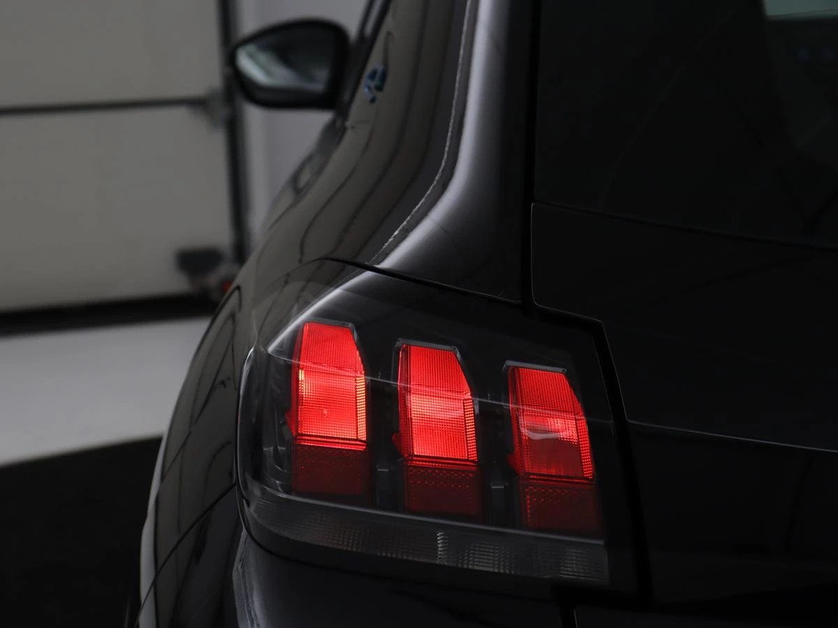 Hoofdafbeelding Peugeot e-208